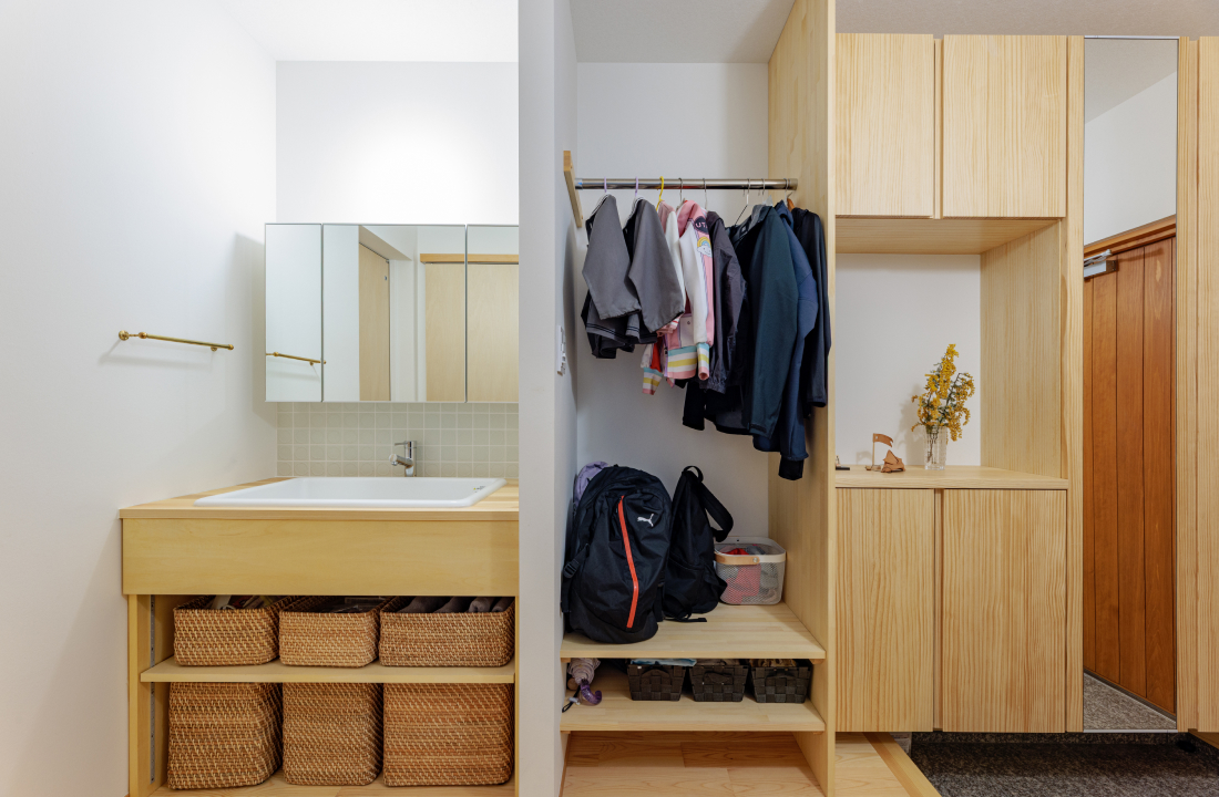 玄関ホール手洗い・収納