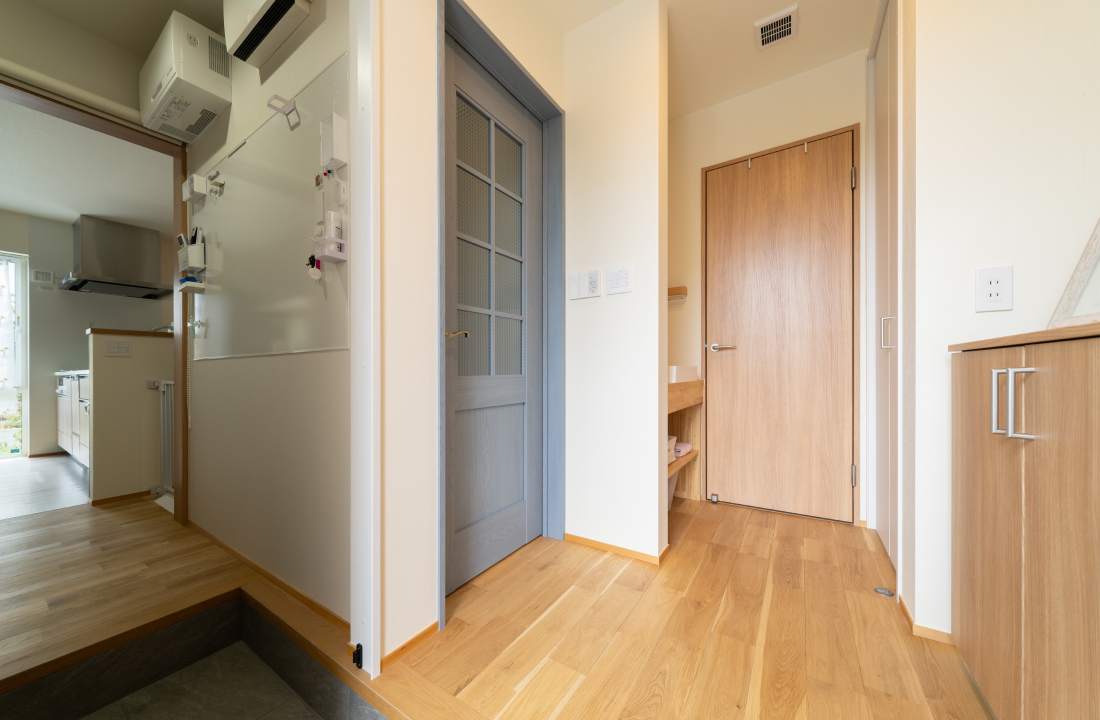 ウォークインクローゼットとシューズクローク