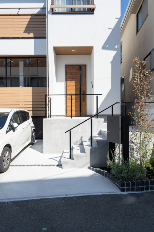 玄関アプローチ